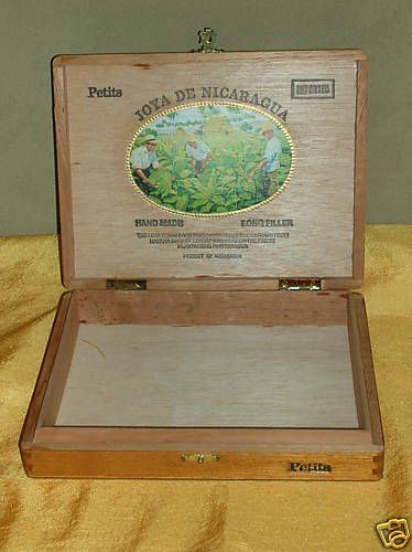 Collectible Joya de Nicaragua Fabrica Tabaco Cigar Box