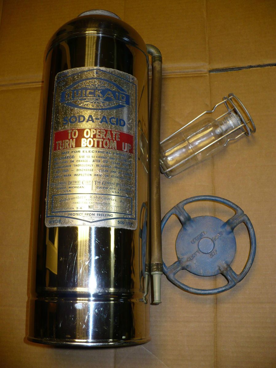Vintage Quick Aid General Fire Guard Soda   Acid Extinguisher Model SS