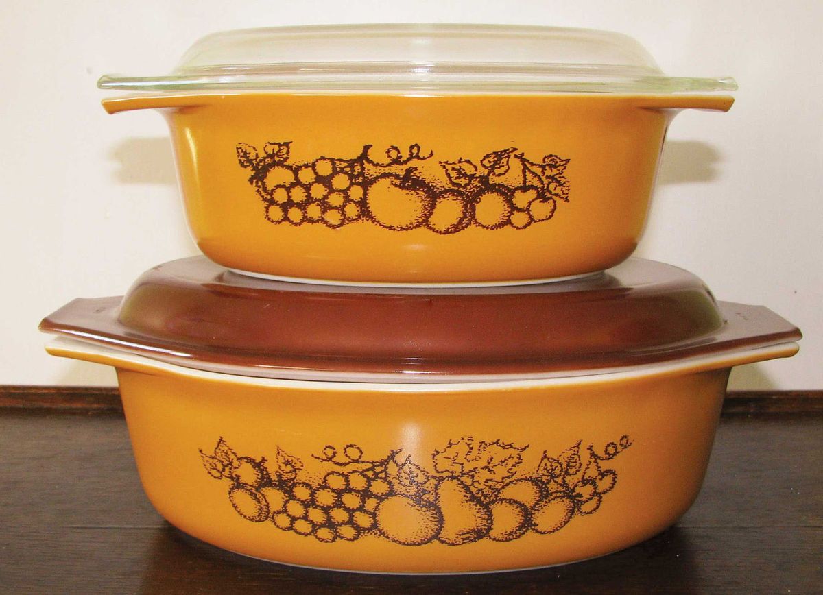 Pyrex Old Orchard Covered Casseroles 1 5 Qt and 2 5 Qt Very Good