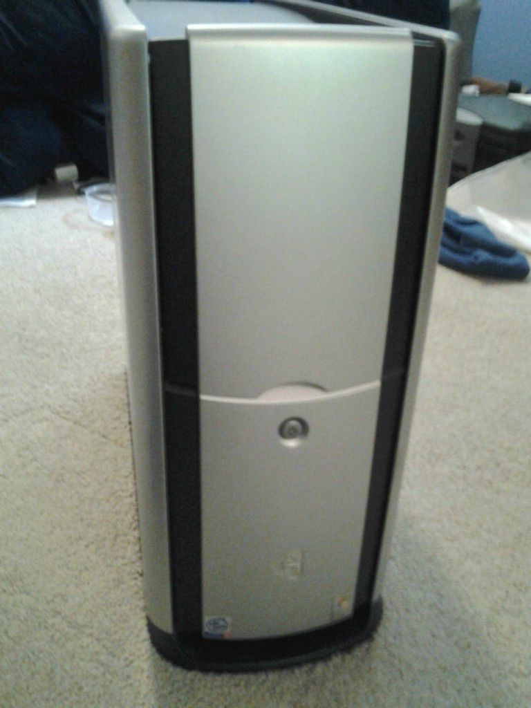 Gateway E4100 Desktop PC Pentium4 2 4Ghz 80Gb HDD 768mb memory