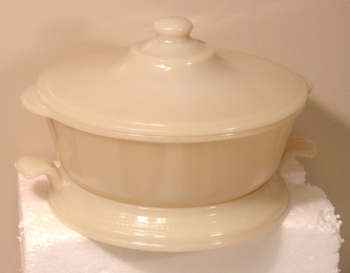 Vintage Fire King Ivory Casserole Dish with Lid Trivet