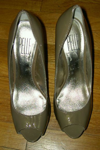  shoes of this type worn by heidi montag as adon s wife in just go with