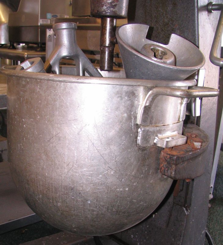 Hobart 30 Quart Mixer D300 w/Bowl, Paddle, Whip & Dough Hook, Bakery