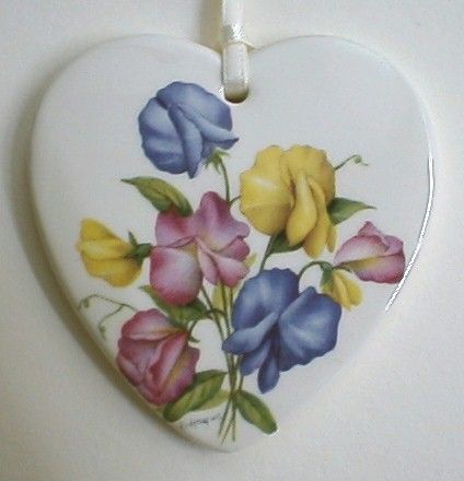 Stunning Sweetpeas in Bloom Heart Basket Tie On