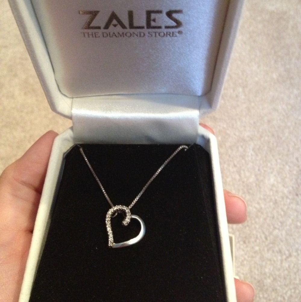  Heart Shaped Diamond Necklace