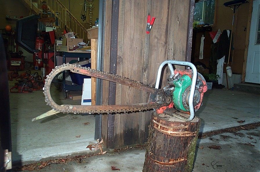 VINTAGE HOMELITE MODEL 17 CHAINSAW WITH 26 bow BAR FOR PARTS OR REPAIR