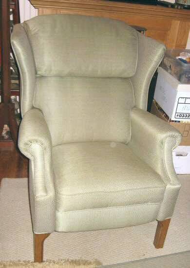 Nice Oversized Wing Back Chair La Z Boy Recliner