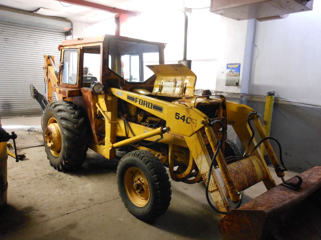  Ford 540 Tractor Loader with Woods 9000 Back Hoe Closed Cab
