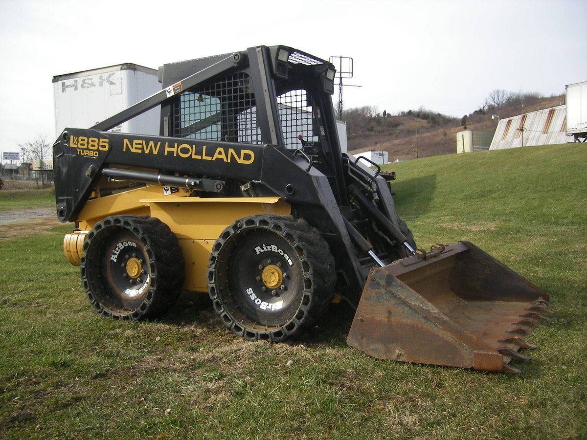 1998 New Holland LX885 Turbo Wheeled Skidsteer