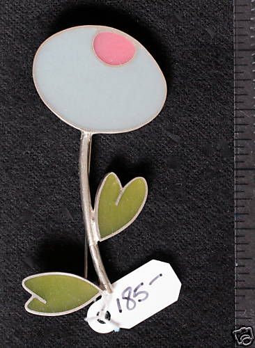 Lulu Smith Kalamata Flower Pin