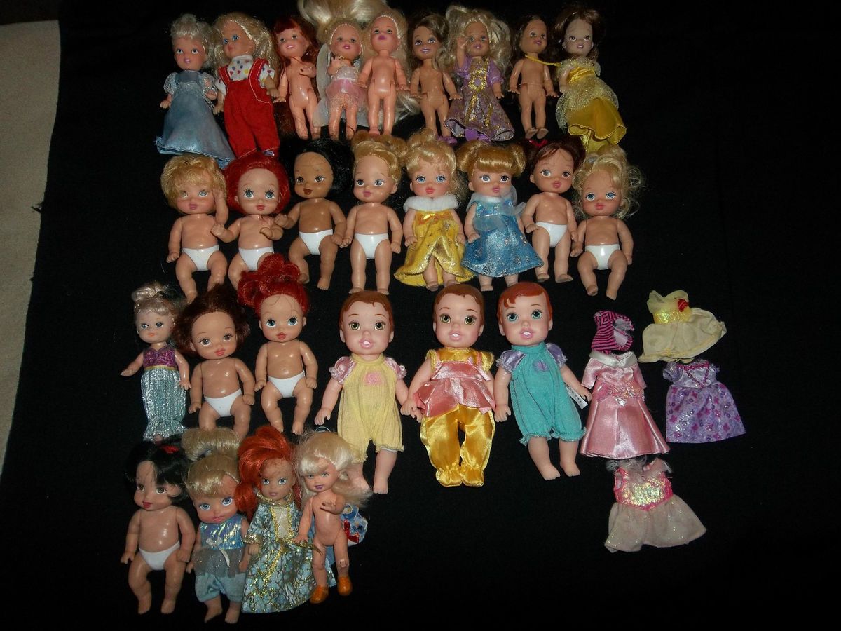 Kelly Doll Lot with 28 Dolls and Disney Princess Dolls