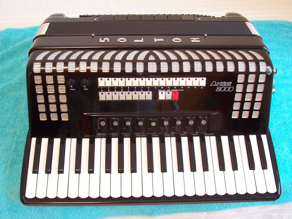  Artist 2000 Accordion 120 bass Bell Duovox Ketron Accordian w case