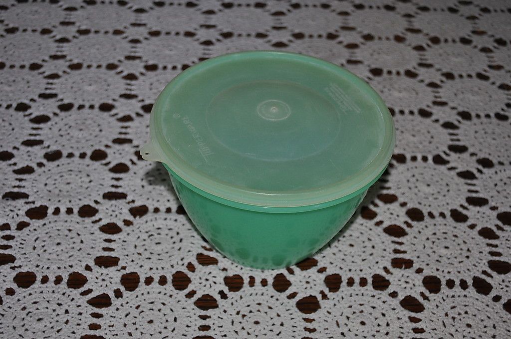  green TUPPERWARE 3 piece lettuce keeper ROUND BOWL FRESH lettuce