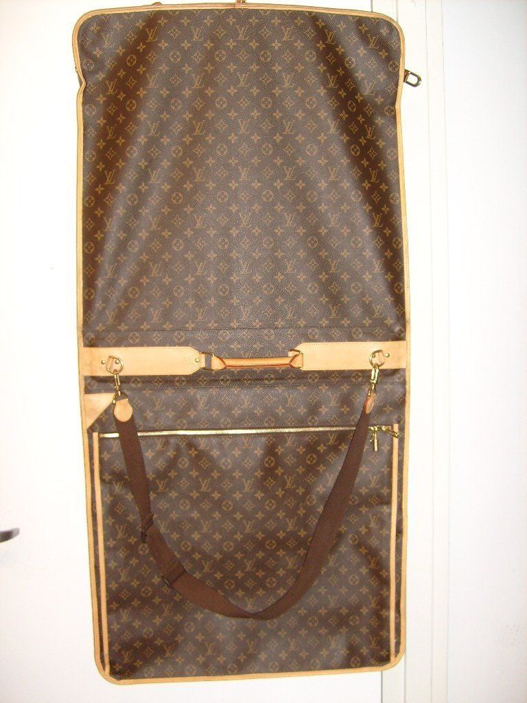 Louis Vuitton Le Voyage 3 Suiter Garment Carry On