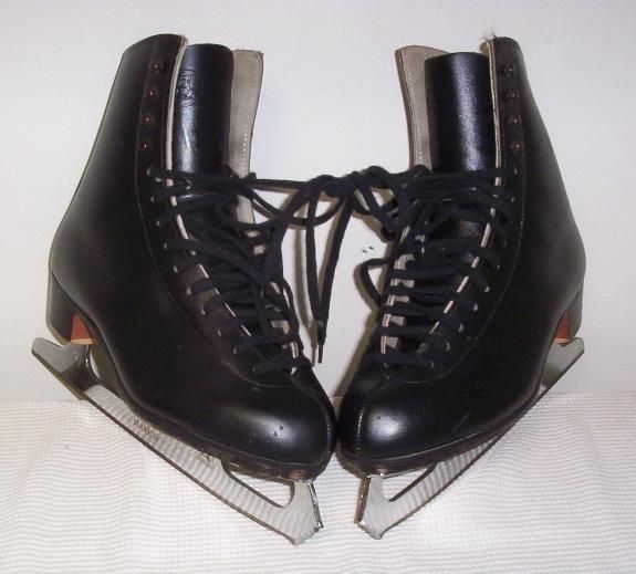 Riedell Womens Black Ice Figure Skates w Mark IV Blades Size 5