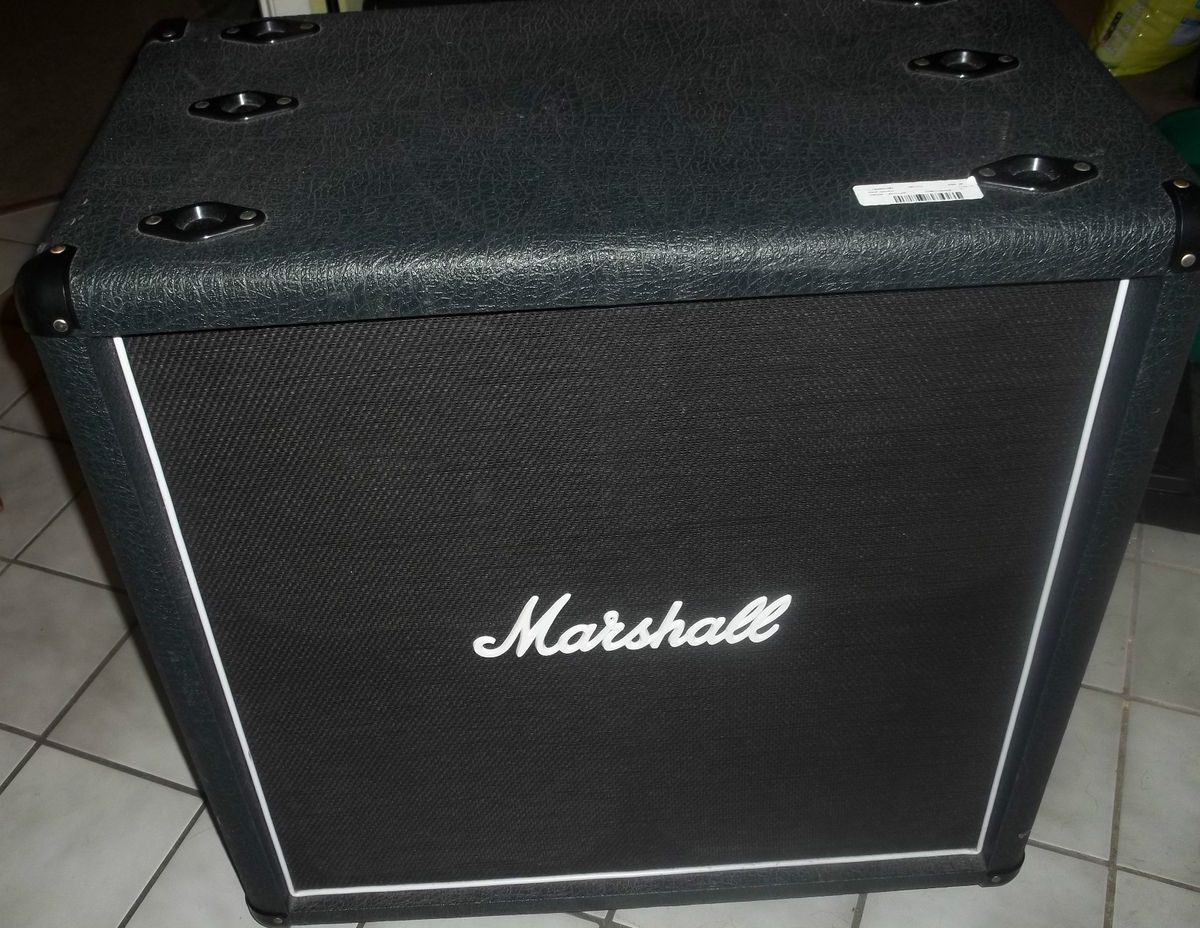 MARSHALL AVT 412XB SPEAKER CABINET 8 OHMS 200 WATTS VERY CLEAN PLAYS