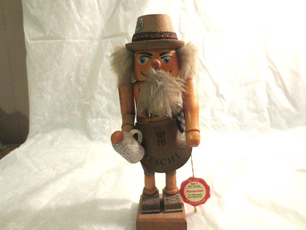 Germany Matthes Nubknacker Nutcracker Beer HB Deutschland w Tag