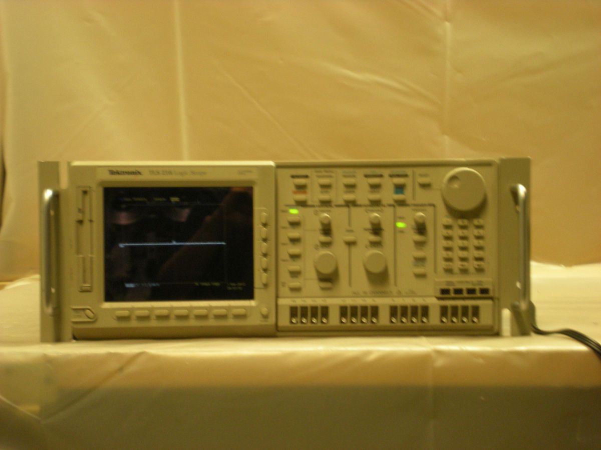 Tektronix TLS216 TLS 216 Logic Scope