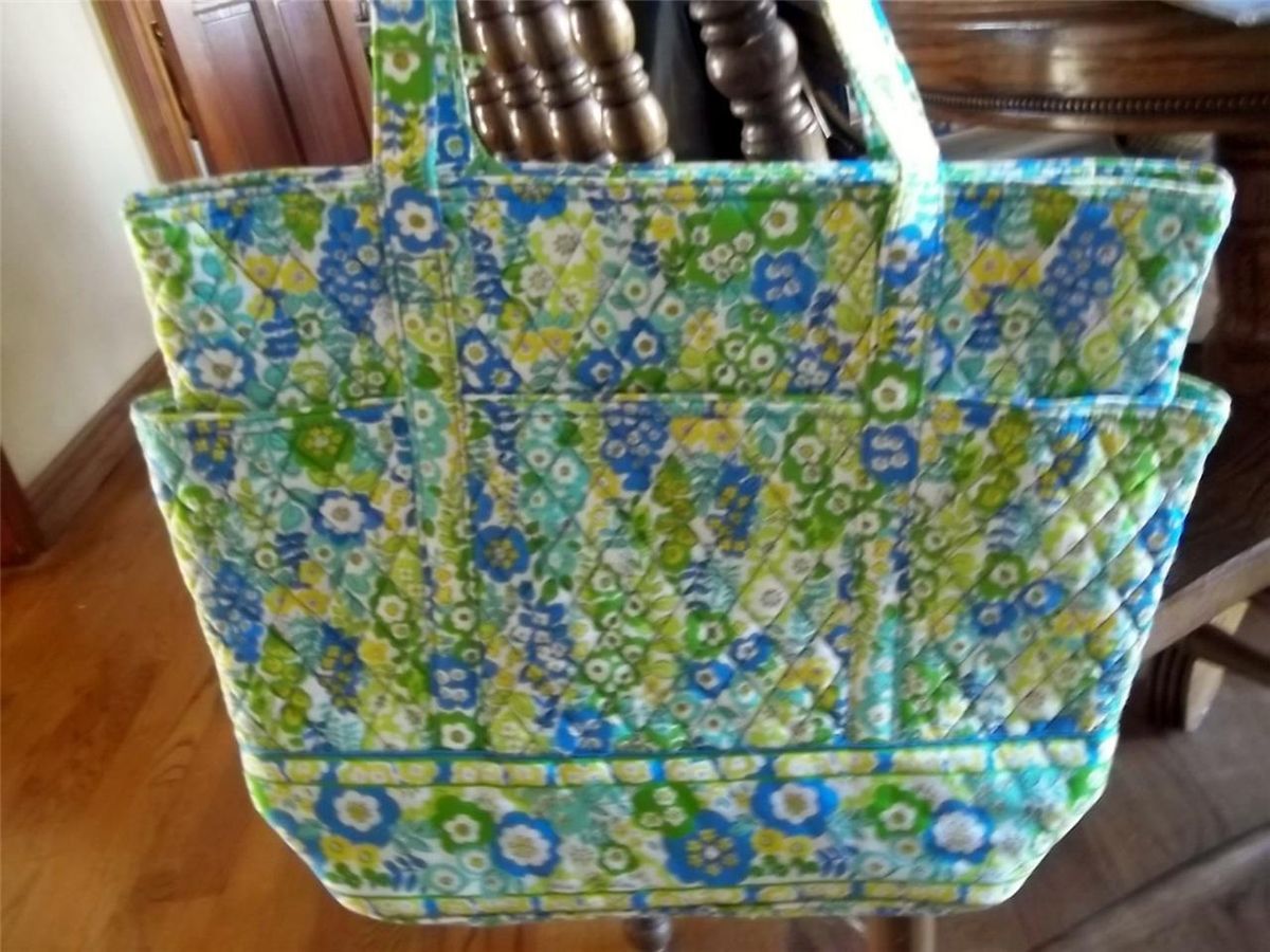 With Tags Vera Bradley Go Round Tote English Meadows