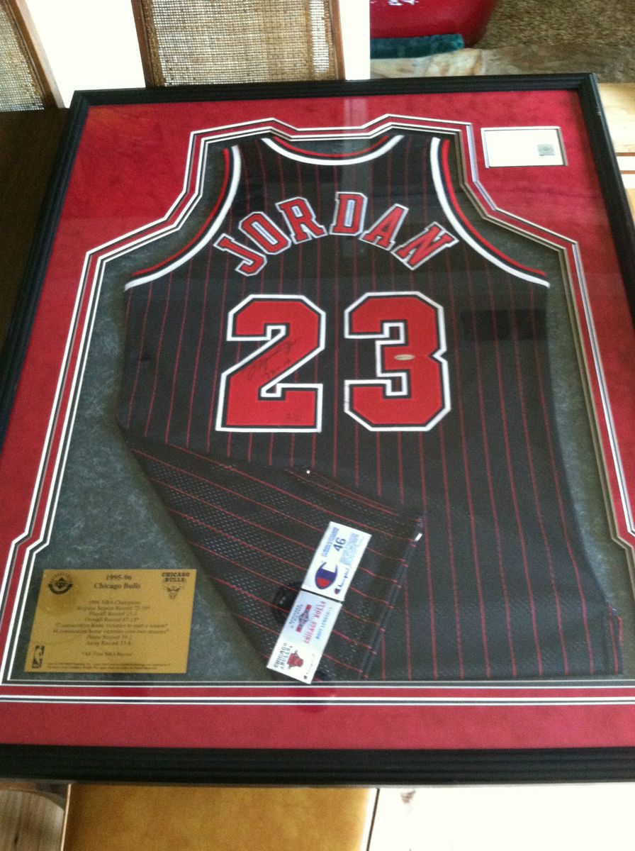 UDA Michael Jordan Signed Game issued Jersey Chicago Bulls
