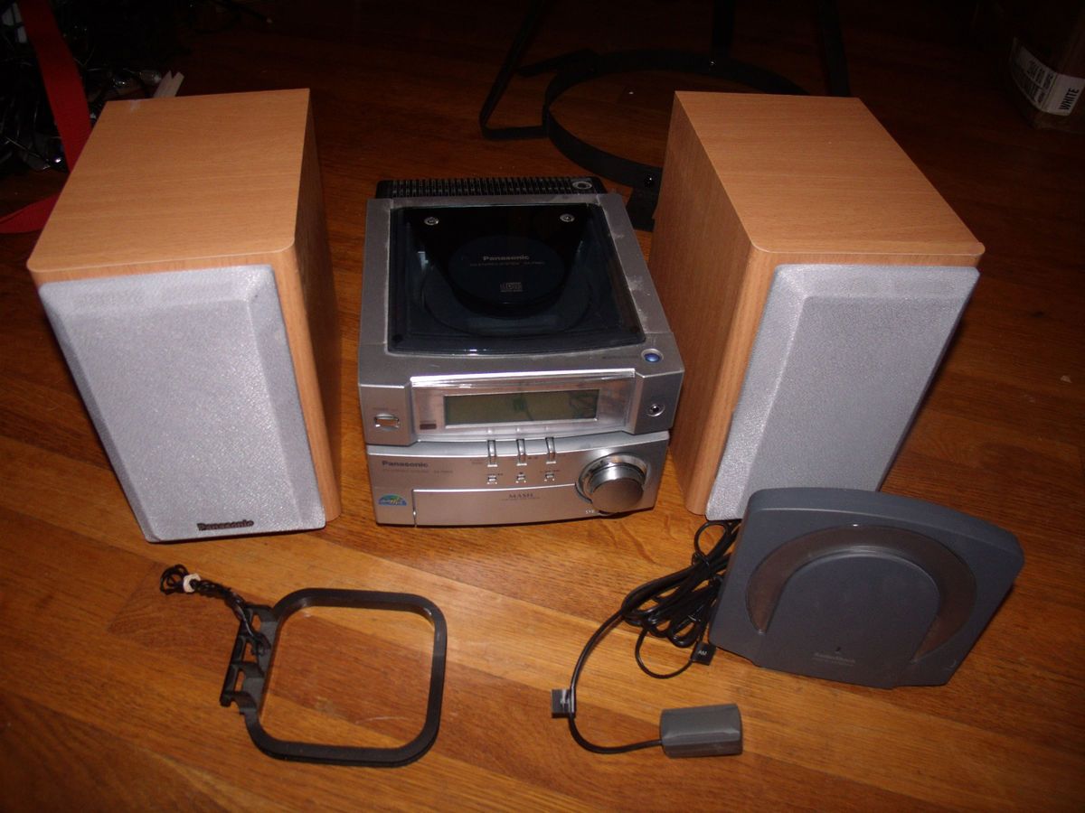 PANASONIC CD COMPACT STEREO SYSTEM SA PM03 Mini Stereo Sounds Great