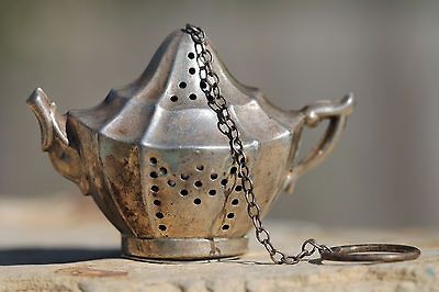 ANTIQUE KREW STERLING SILVER TEAPOT SHAPED TEA BALL STRAINER INFUSER