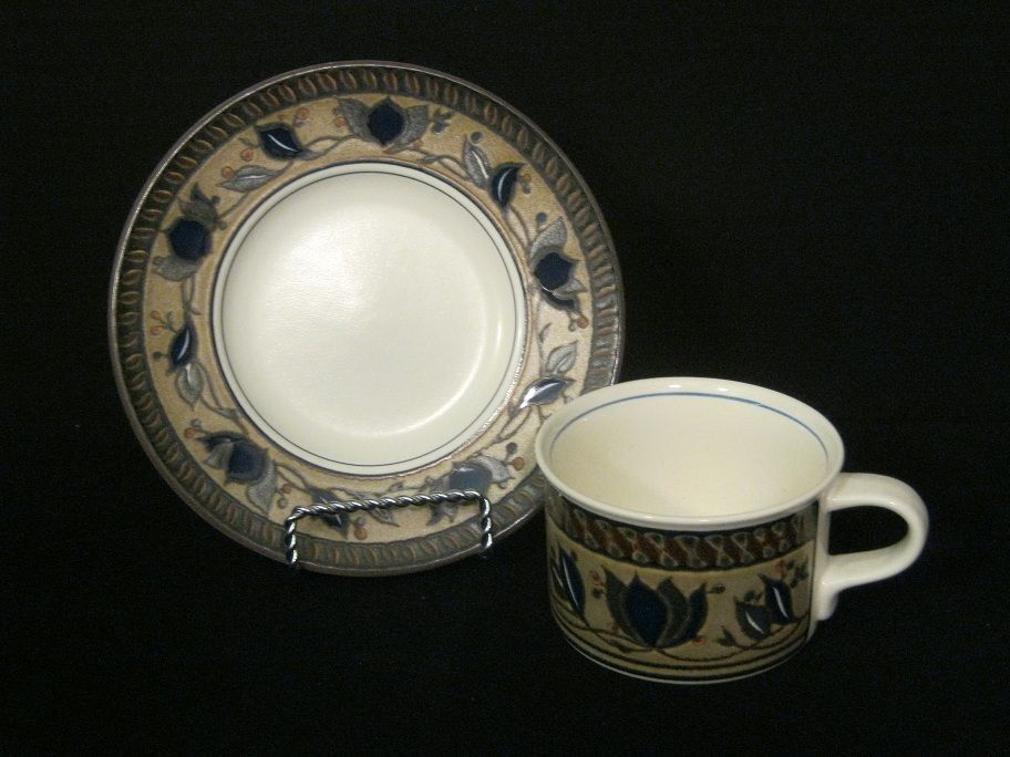 Mikasa Intaglio Arabella Set of 2 Cups and Saucers