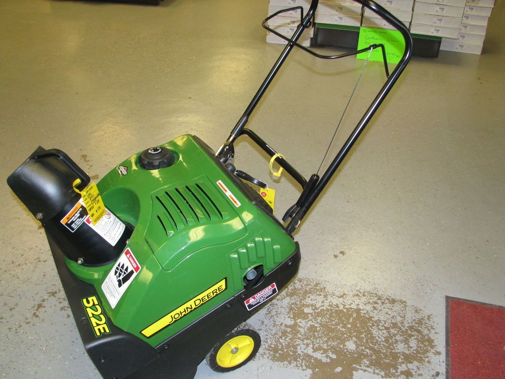 john deere snow thrower in Snow Blowers