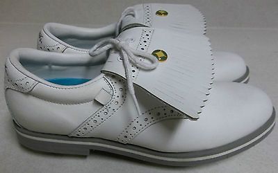 Spalding golf shoe size 6 womans white, excellent shape bottom champs