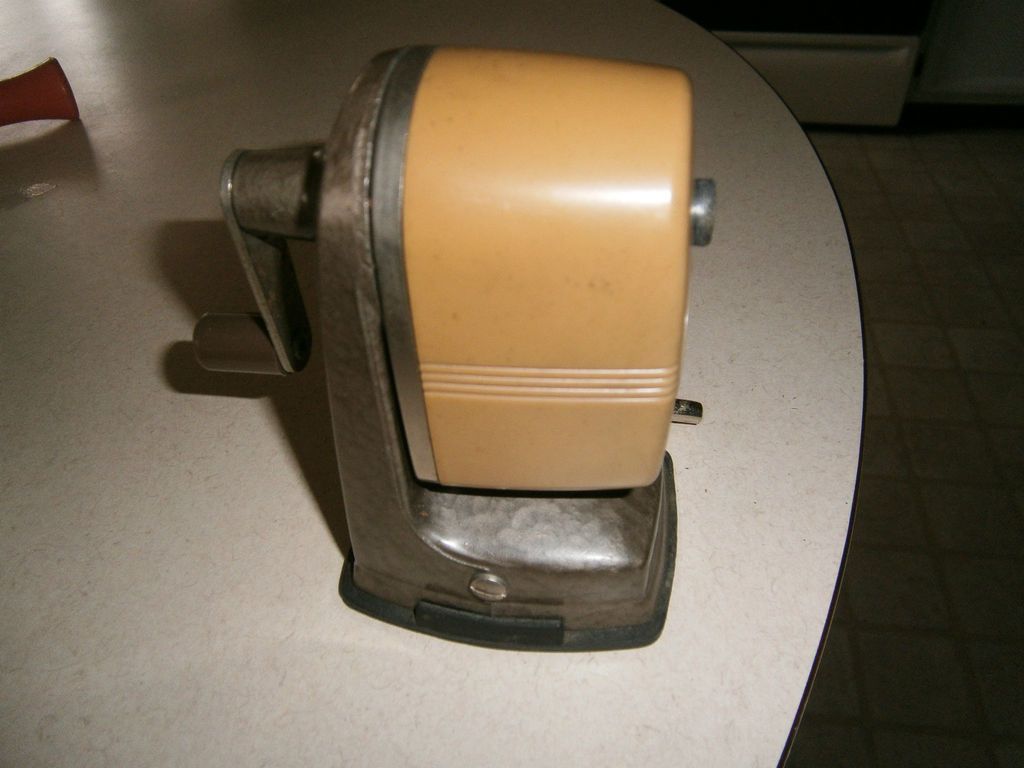 Vintage Apsco Desktop Pencil Sharpener Vacu Hold Berol Products