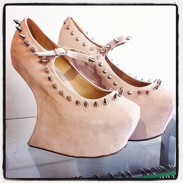 NEW CREAM SUEDETTE STUDDED INWARD CURVE PLATFORM WEDGES SHOES