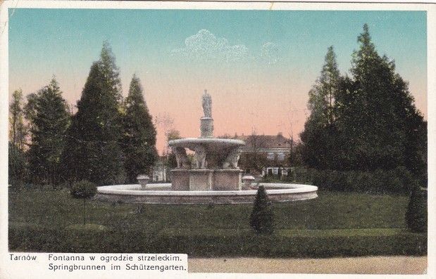 Tarnow Poland Fontanna e ogrodzie strzeleckim Springbrunnen postcard