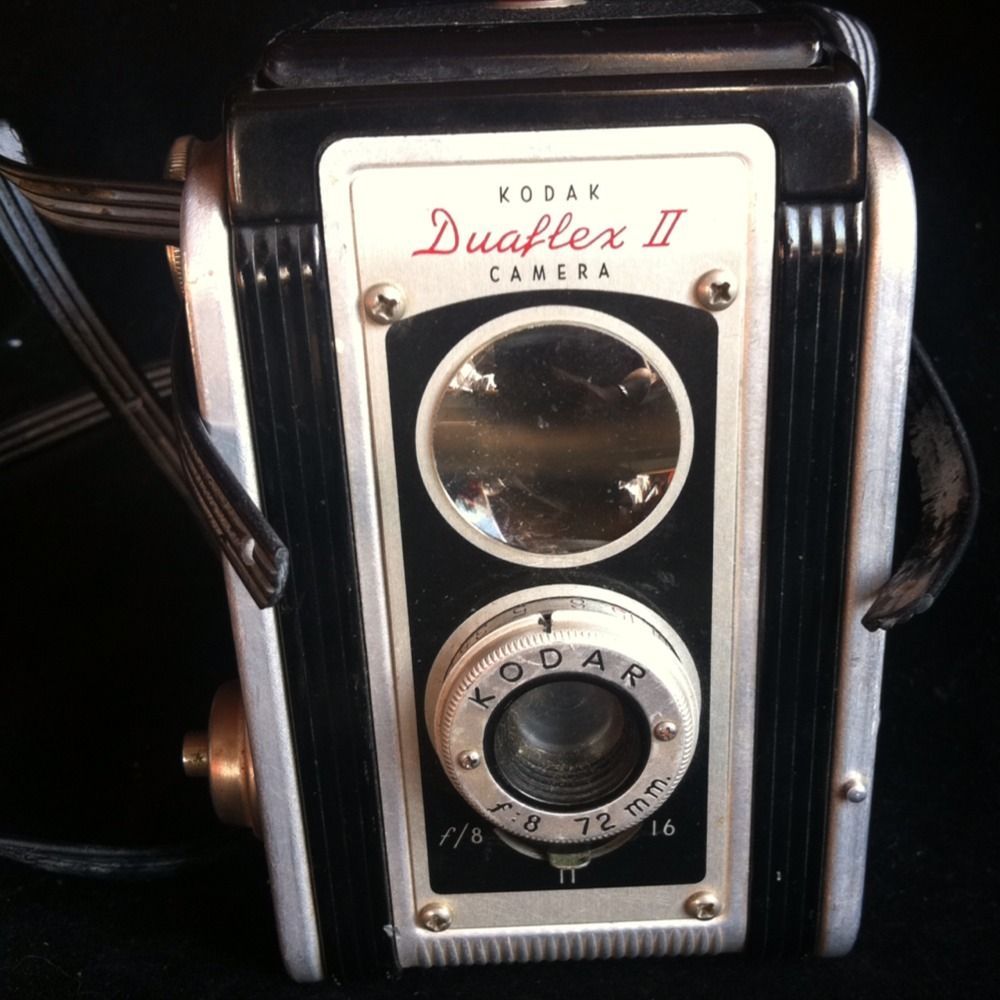 DUAFLEX II CAMERA W/ KODAK FLASHOLDER CAMERA  Great Condition