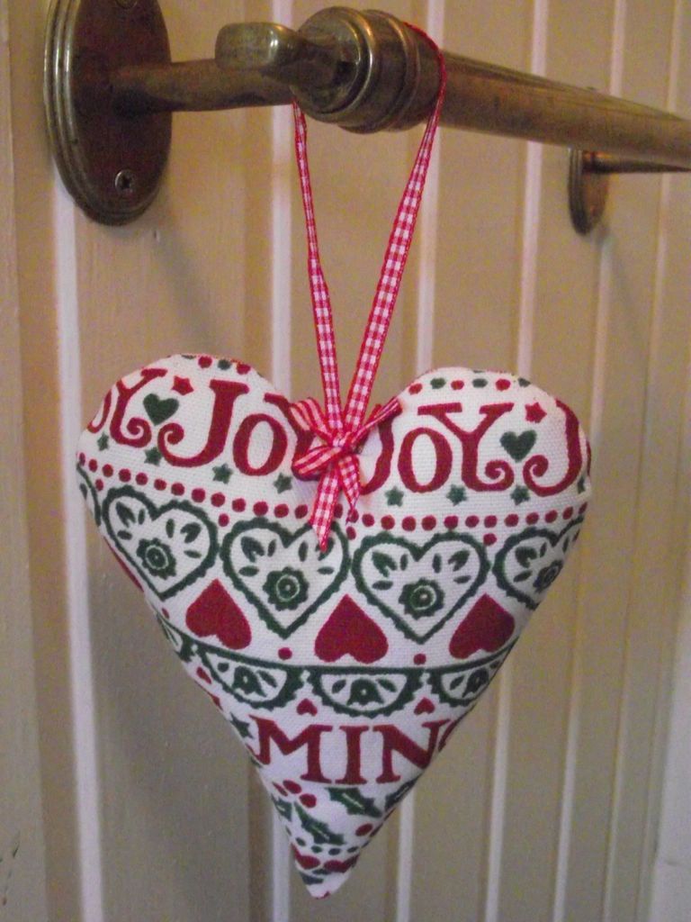 HANDMADE HANGING HEART IN EMMA BRIDGEWATER JOY CHRISTMAS FABRIC LAURA