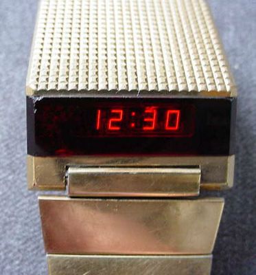 VINTAGE 1977 BULOVA COMPUTRON SIDEVIEW LED MENS WRISTWATCH