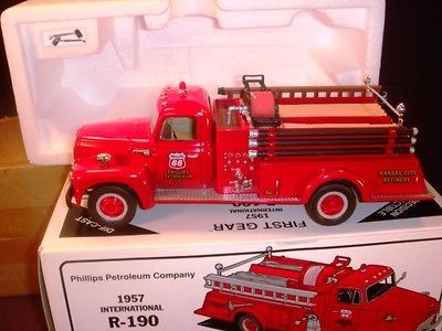 First Gear 134 1957 International R 190 Fire Truck Phillips 66