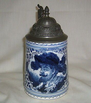 ANTIQUE 1890 1920 ROYAL BONN DELFT 3330/106 FLORAL & CAVELIER LIDDED