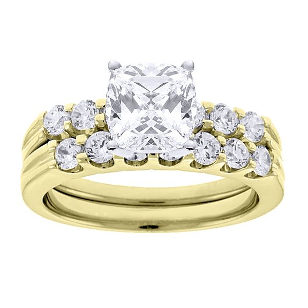 CUSHION CUT DIAMOND 18K YELLOW GOLD ENGAGEMENT SET