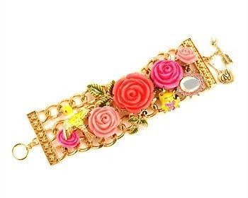 BETSEY JOHNSON Roses and Hearts Toggle Bracelet Goldtone Oval Link