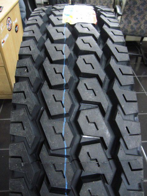 NEW 11R 22.5 14 PLY DRIVE TRUCK TIRE 11225 BIG RIG