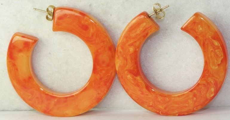 VINTAGE PUMPKIN CREAMED CORN SWIRLED BAKELITE PIERCED HOOP EARRINGS