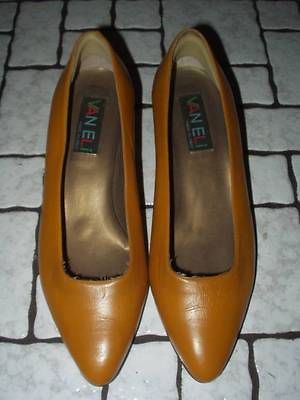 VAN ELI UNIQUE PUMPS 9.5 M