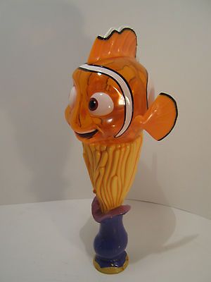 Disney/Pixar Disney On Ice NEMO Spinning Flashlight Toy 13 Brt