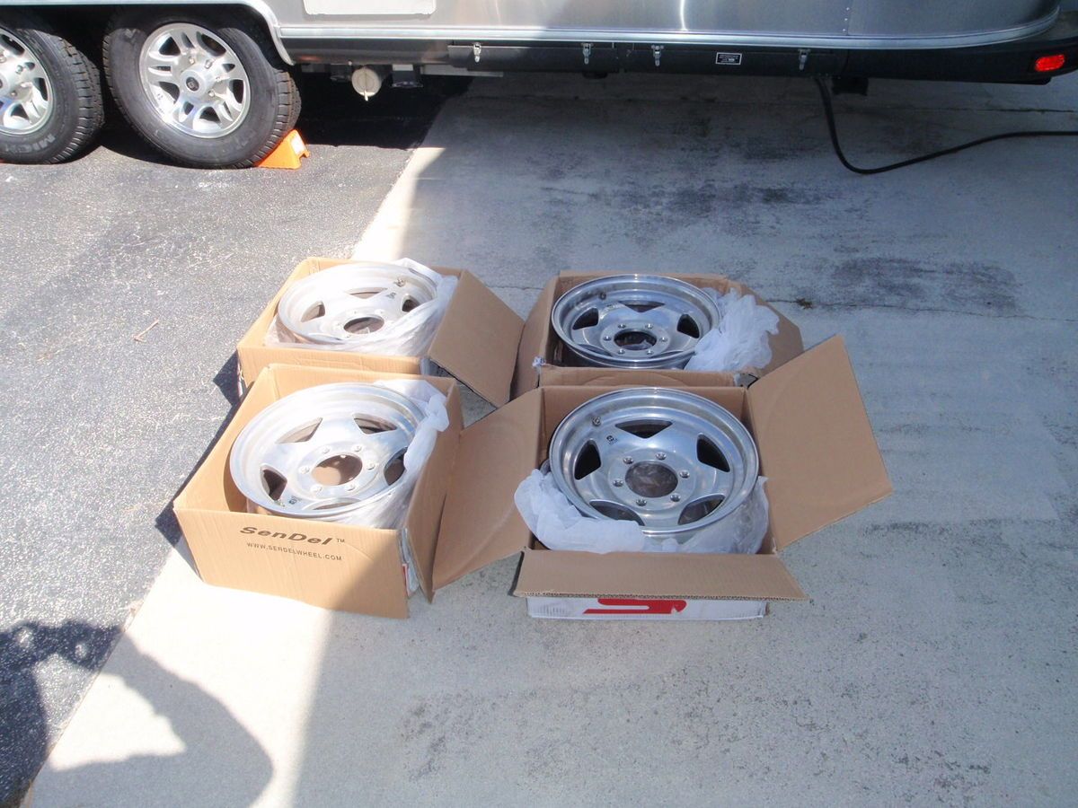 Alcoa Airstream RV Wheels Rims 15x7 6 Lug Part Number GA15711M