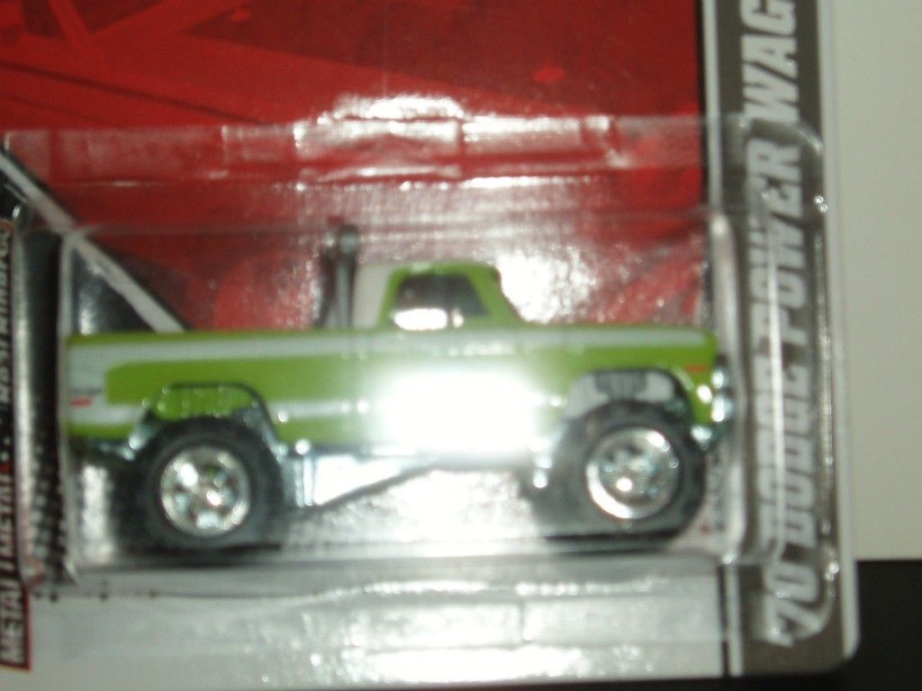 Hot Wheels Garage 70 Dodge Power Wagon Look 2013